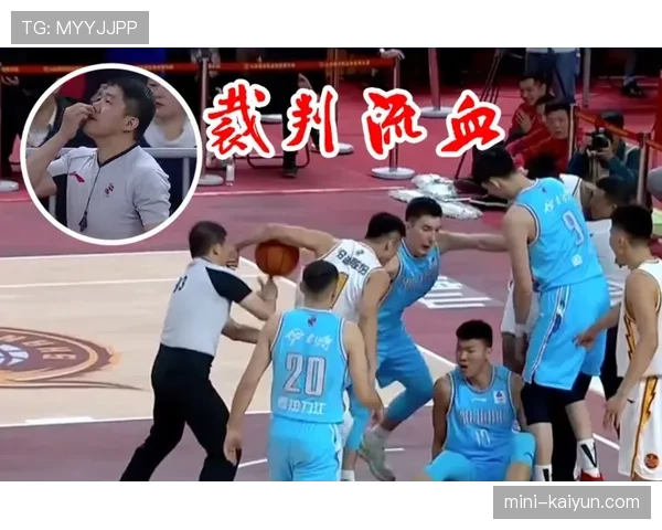 达拉斯飞翼队开放训练日，数千名球迷到场与球员互动